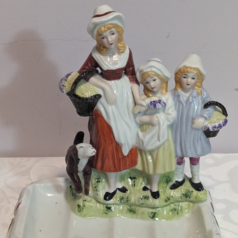 Vintage Yardley English Lavender Soap Dish